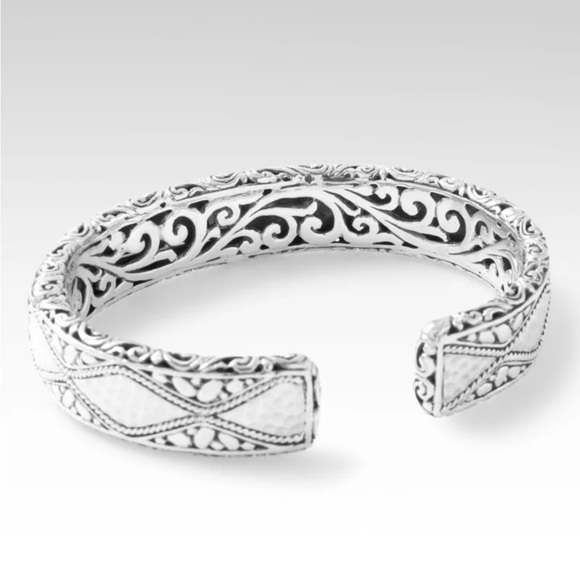 SARDA Sterling Silver Cuff Bracelet with 8mm white pearl - Picture 4 of 10